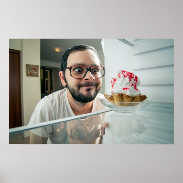 Funny man tittar i kylskåp poster (Framsidan)