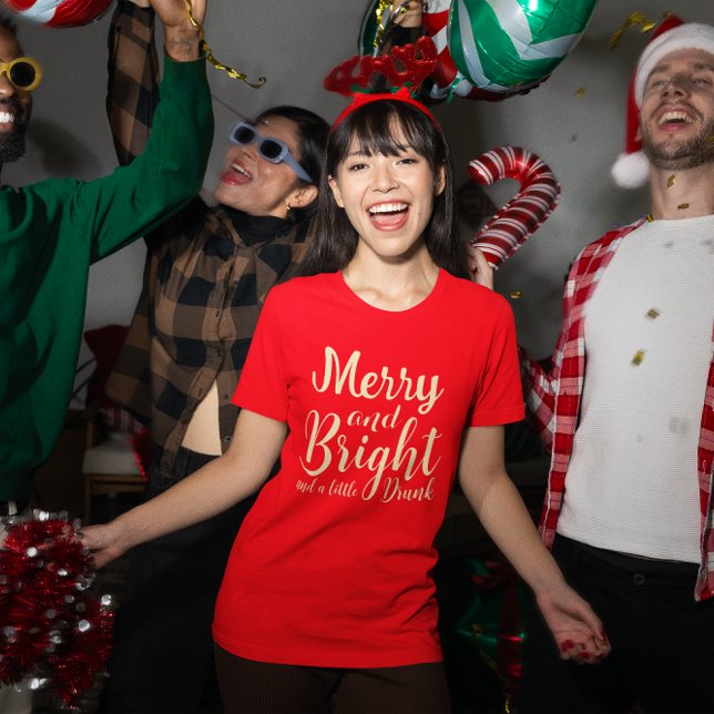 Funny Merry Bright och berusat skript modern röd T Shirt (Skapare uppladdad)