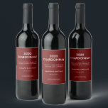 Funny Modern Burgundy Red Tack Party Bröllop Vinflaska Etikett<br><div class="desc">Låt oss fira, men skyll inte på vin för dina dåliga dansrörelser! Denna lustiga anpassningsbar vin flaska-märkning i Burgundy Red and White är enkel, modern och perfekt för bröllop eller andra firande som födelsedagar och årsdagar. Ändra helt enkelt texten på märket vin så att den passar vin och bröllop. Du...</div>