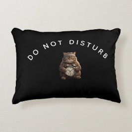 Funny Muscular Cat Off Duty Pillow Prydnadskudde