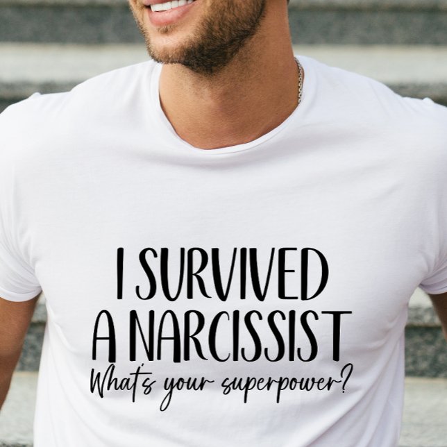 Funny Narcissist Survivor T-shirt åt honom (Skapare uppladdad)
