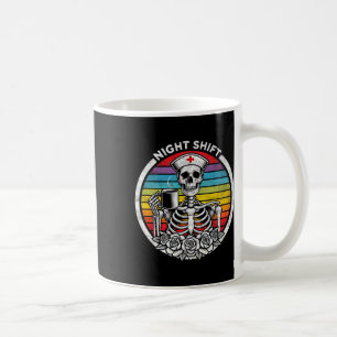 Funny nattskift Nurse Skeleton Women Halloween R Kaffemugg