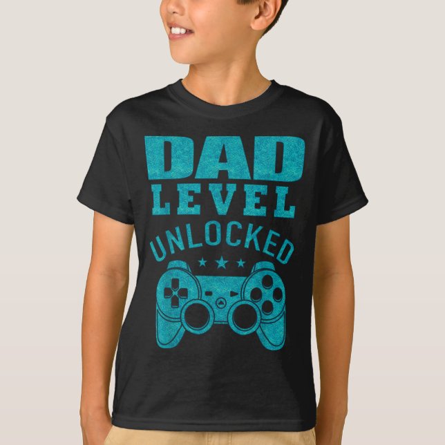 Funny New Dad Shirt Dad Level Unlocked Day Tee Shi (Framsida)