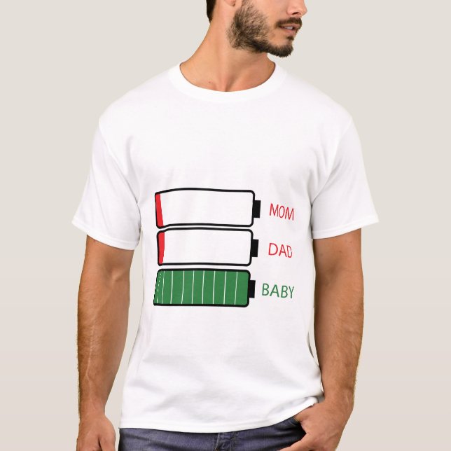 Funny New mamma Pappa Parent Gift Baby på Batterie T Shirt (Framsida)