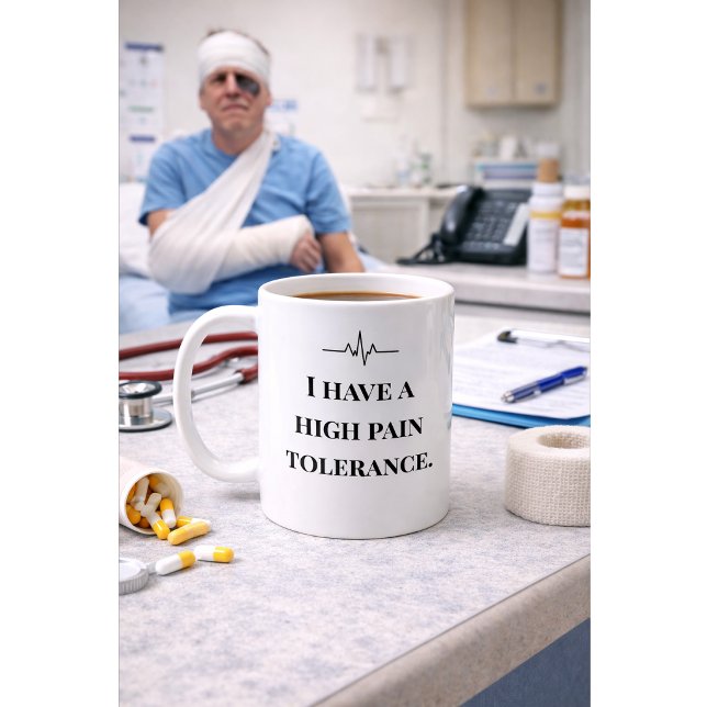 Funny Nurse Mug “High Pain Tolerance” Custom Name Kaffemugg (Skapare uppladdad)