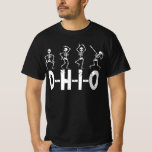 Funny O-H-I-O State Skeleton Ohio Halloween Vintag T Shirt<br><div class="desc">Visa ditt Ohio-pride i Halloween med vår fantastiska O-H-I-O-statliga skeleton-design! Perfekt för avslappnader,  speldagsevenemang eller spooky firande,  det här snabba utskriften är idealiskt för entusiaster och vänner som kärlek kan hedra för sitt tillstånd på ett roligt sätt</div>