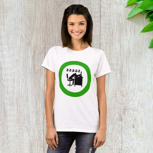 Funny Office Worker Sleeping på Desk T Shirt