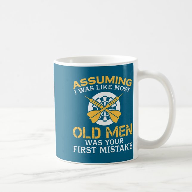 Funny Old Men Who Loves Darting  Kaffemugg (Höger)