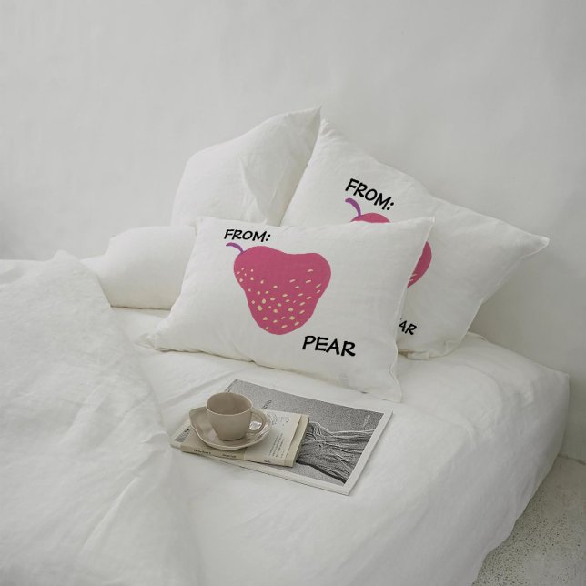 Funny Pear Pun – “From: Pear” Pop Art Fruit Canva Prydnadskudde (Skapare uppladdad)