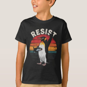 Funny Penguin protesterar mot tarifferna i Humor T Shirt