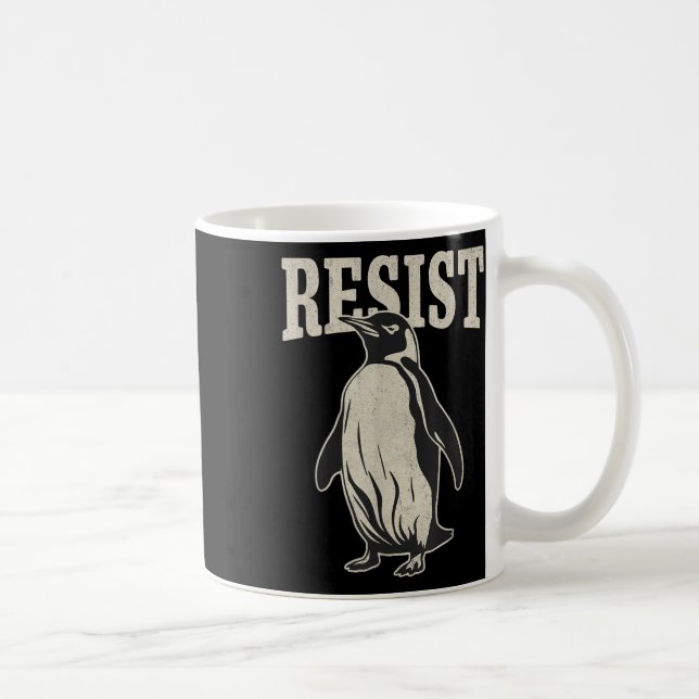 Funny Penguin Resistenguins protest mot Tari Kaffemugg (Höger)