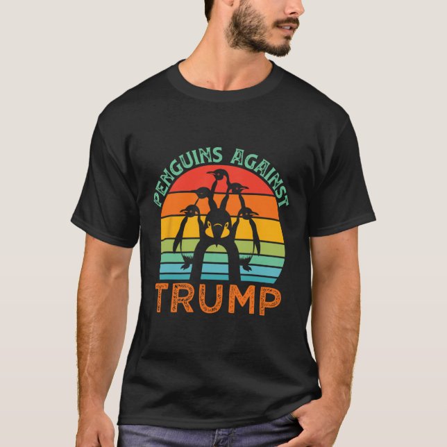 Funny Penguins against Trump Funny Trump Tariffs C T Shirt (Framsida)