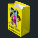 Funny People Birthday Balloons<br><div class="desc">Bubblor med människors leenden,  ögonbollar och hår på gultens bakgrund för födelsedagar eller andra evenemang från en grupp eller familj. Bakgrunden till färg kan ändras.</div>