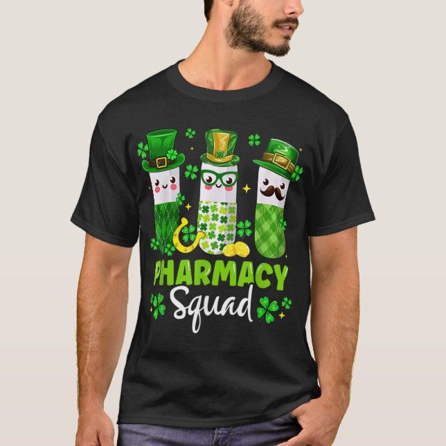 Funny Pharmacy Squad Leprechaun Pharmacist St Patr T Shirt (Framsida)