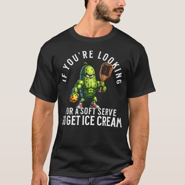 Funny Pickleball Lover With A Pickle Playing Pickl T Shirt (Framsida)