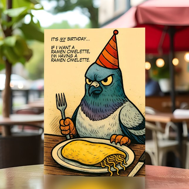 Funny Pigeon Birthday Bird Ramen Omelet Humor Kort (Gritty comic-style pigeon card featuring a ramen omelette and unapologetic birthday vibes.)