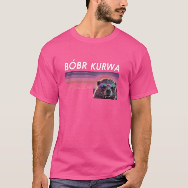 Funny polsk Kurwa Biber Retro Synthwave Stil T Shirt (Framsida)
