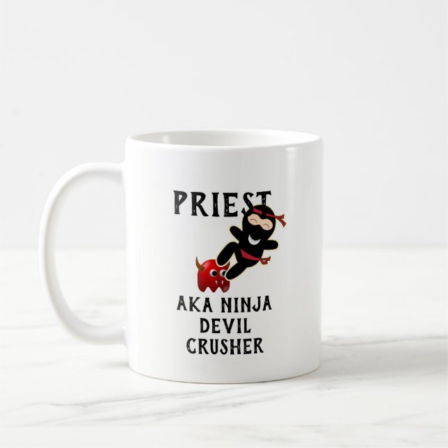 Funny Priest Gift AKA Ninja Djävulen Crusher Kaffemugg (Vänster)