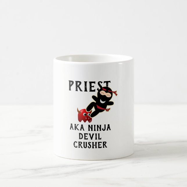 Funny Priest Gift AKA Ninja Djävulen Crusher Kaffemugg (Center)