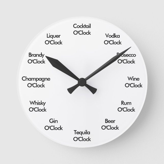 Funny Pub Clock Black and White Rund Klocka (Framsida)