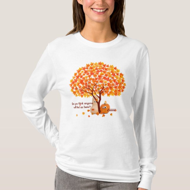 Funny Pumpkin och Squash Gömmande bakom Maple Träd T Shirt (Framsida)