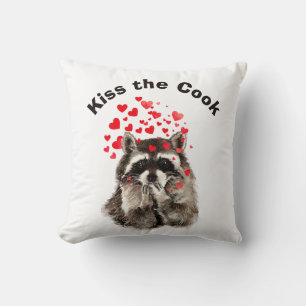 Funny Quote Kiss the Cook Cute Raccoons, Animal Kudde