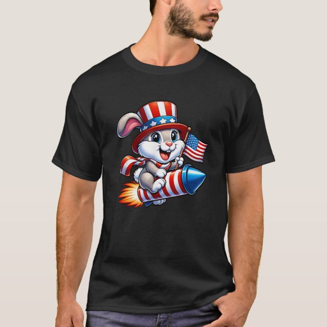 Funny Rabbit 4 juli American USA flagga Fireworks T Shirt (Framsida)