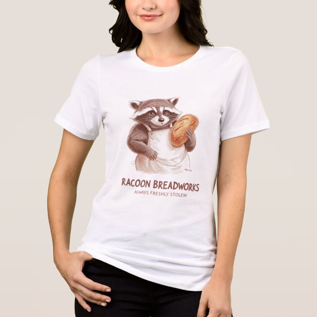 Funny Raccoon Baker T-Shirt 🥖 “Racoon Breadworks (Framsida)