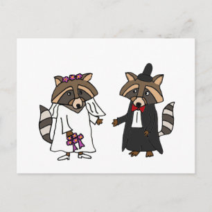 Funny Raccoon Bride and Groom Bröllop Art Vykort