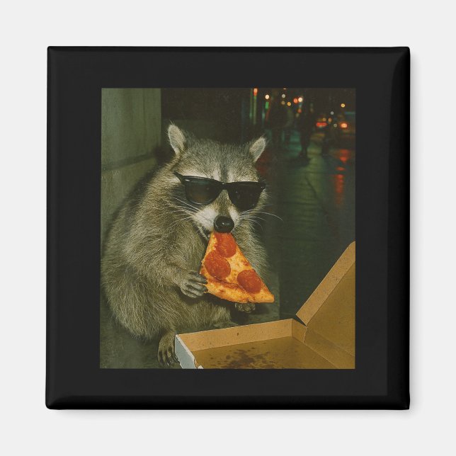 Funny Raccoon Eating Zza Animal Meme  Magnet (Framsidan)