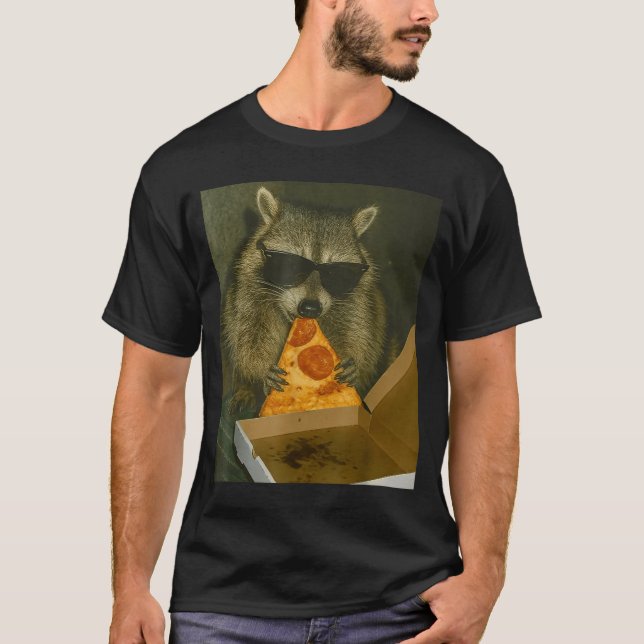 Funny Raccoon Eating Zza Animal Meme Raccoon  T Shirt (Framsida)