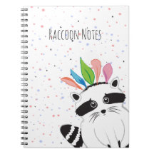 Funny Raccoon med fjädrar i huvudet