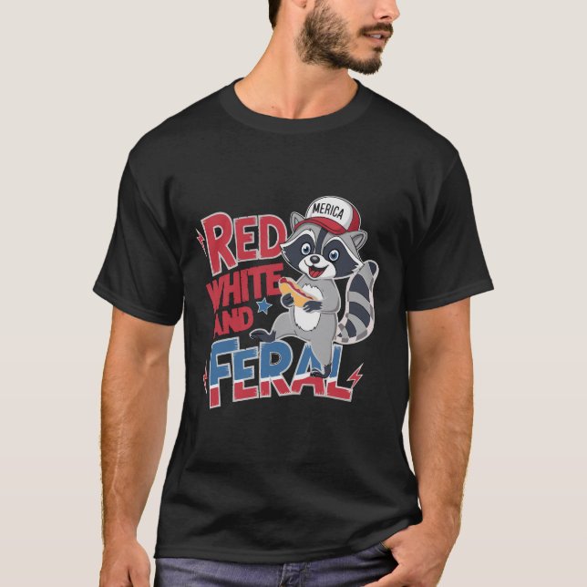 Funny Raccoon Red White och Feral Patriotic USA T Shirt (Framsida)