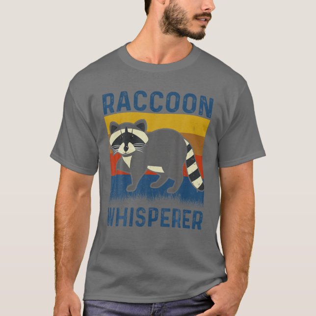 Funny Raccoon Whisperer T Shirt (Framsida)