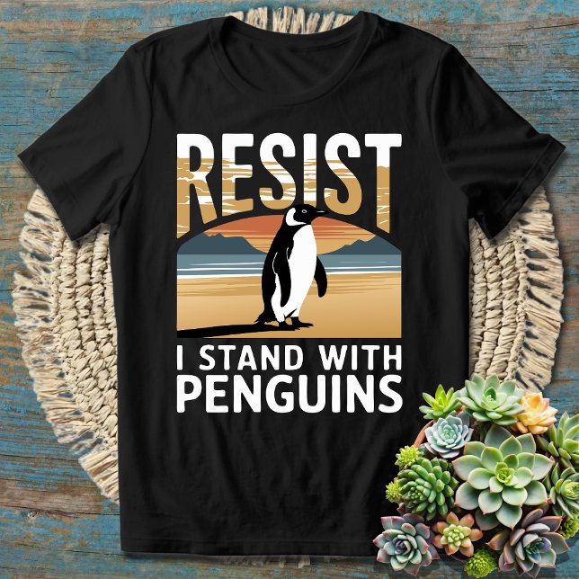 Funny Resistant Penguin Activism T Shirt (Skapare uppladdad)