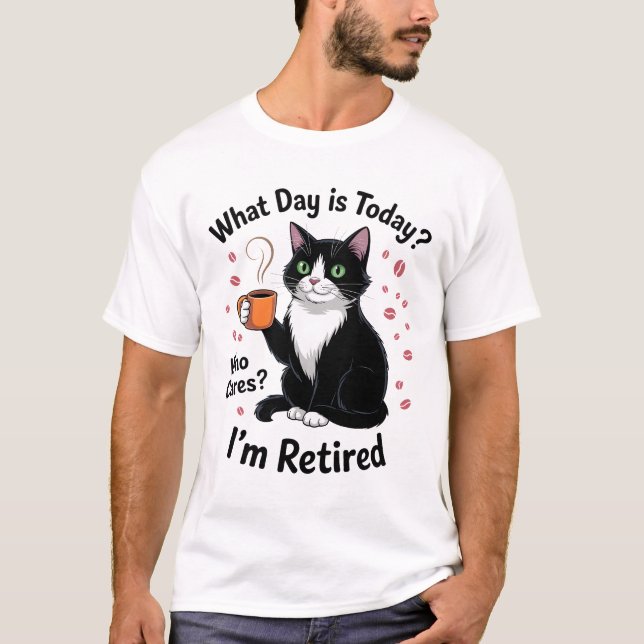 Funny Retired Cat Tea Relaxed Humor T Shirt (Framsida)