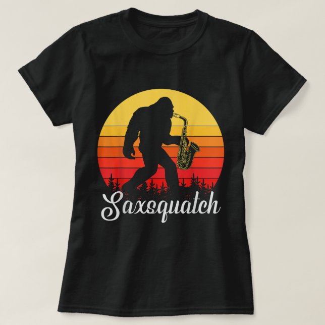 Funny Retro Bigfoot Silhouette Sol Saxophone Bigfo T Shirt (Design framsida)