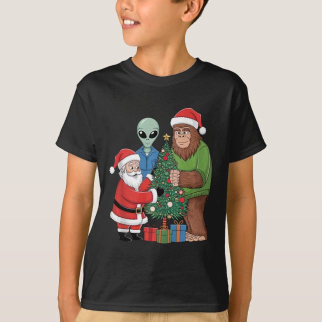 Funny Santa Bigfoot Alien Decorating jul Tre T Shirt (Framsida)
