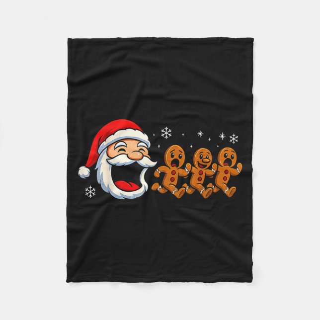 Funny Santa Chasing Gingerbread Christmas Cookie  Fleecefilt (Framsidan)