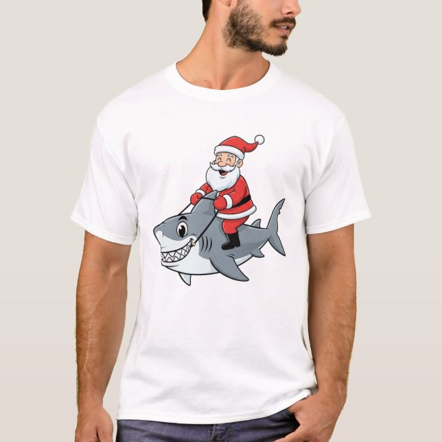 Funny Santa Claus Riding a Shark Christmas Holiday T Shirt (Framsida)