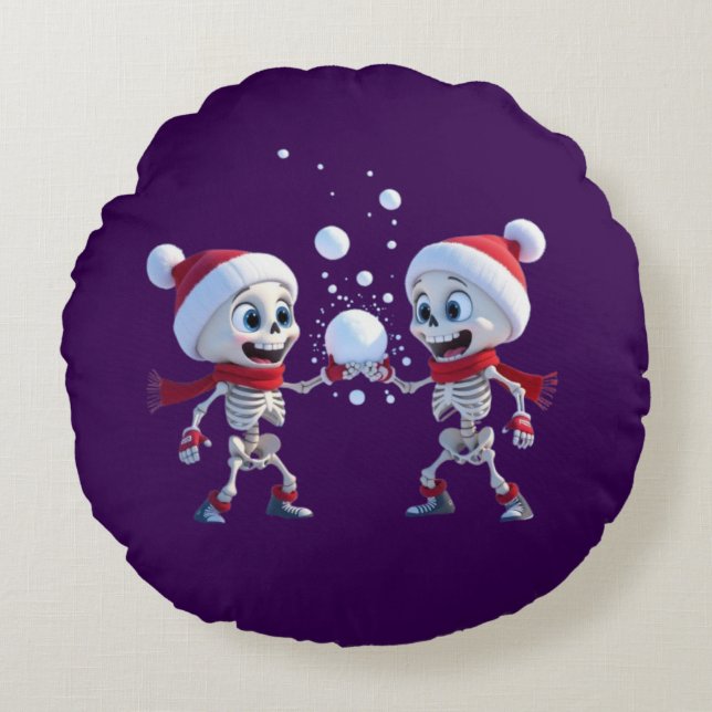 Funny Santa Skeletons Having a Snowball Fight  Rund Kudde (Framsidan)