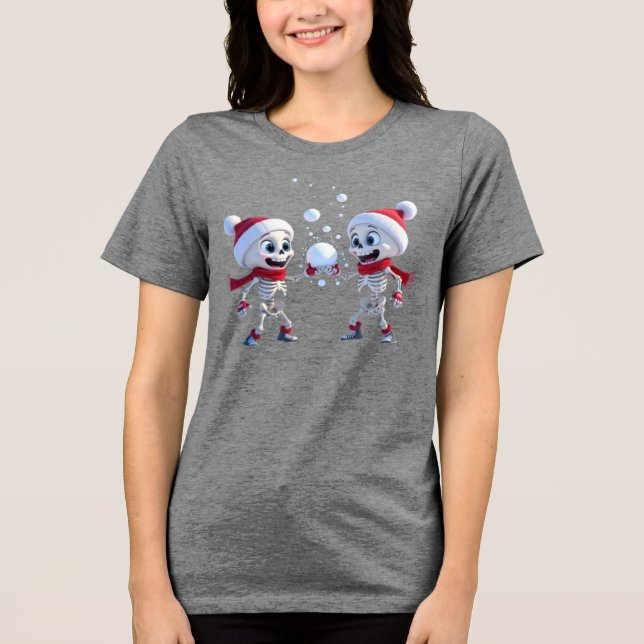 Funny Santa Skeletons Having a Snowball Fight  T Shirt (Framsida)