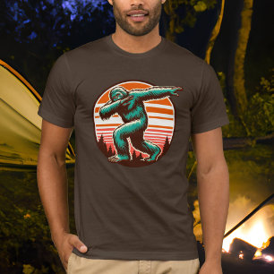 Funny Sasquatch Bigfoot Dabbing Personlig T Shirt