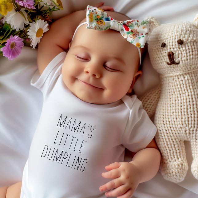 Funny Say Mamma litet Dumpling T Shirt (Funny Saying Mama's Little Dumpling Baby Bodysuit)