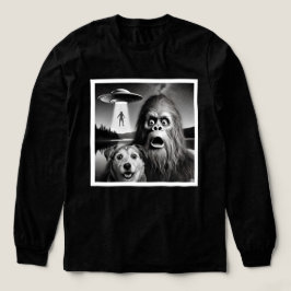 Funny Scared Bigfoot & Dog Watching UFO Alien T Shirt