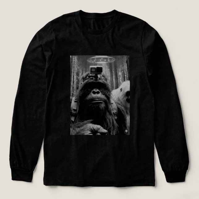 Funny Scared Bigfoot Watching UFO Alien  T Shirt (Design framsida)