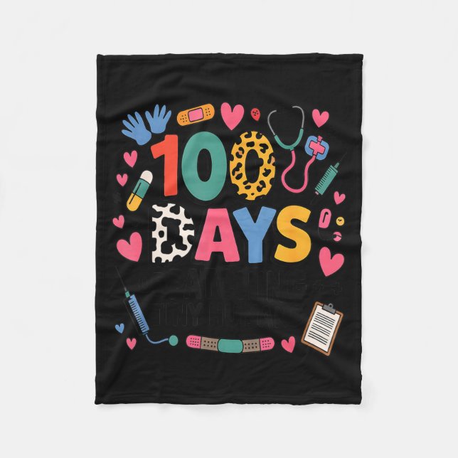 Funny School Nurse 100 Days Patching Tiny Humans I Fleecefilt (Framsidan)