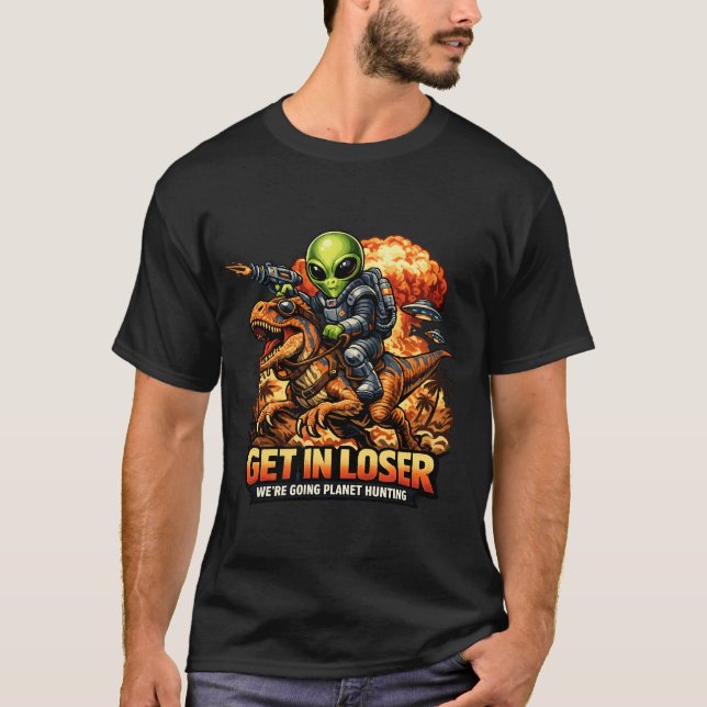 Funny Sci-Fi Fantasy Meme Art, Alien Riding Dinosa T Shirt (Framsida)