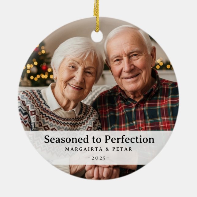 Funny Seasonerad till Perfection Grandparent Photo Julgransprydnad Keramik (Baksidan)