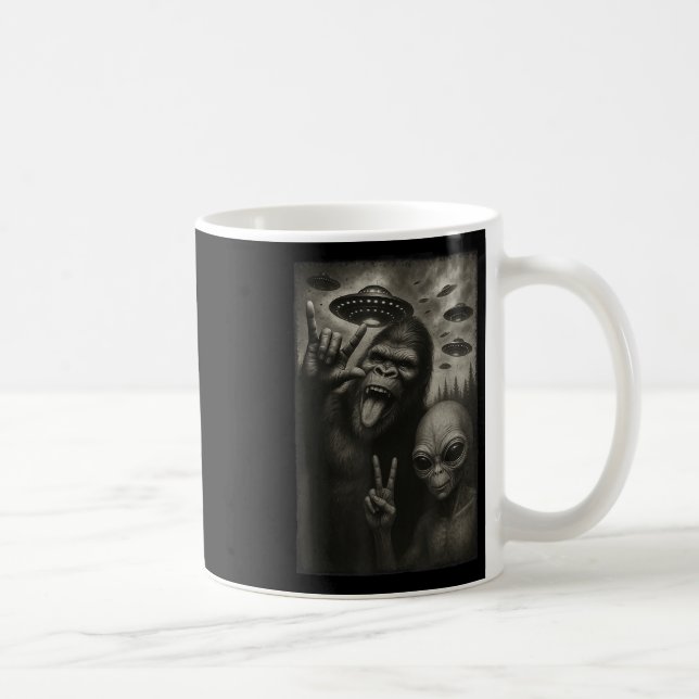 Funny Selfie Bigfoot Alien Sasquatch Sten på Hand Kaffemugg (Höger)